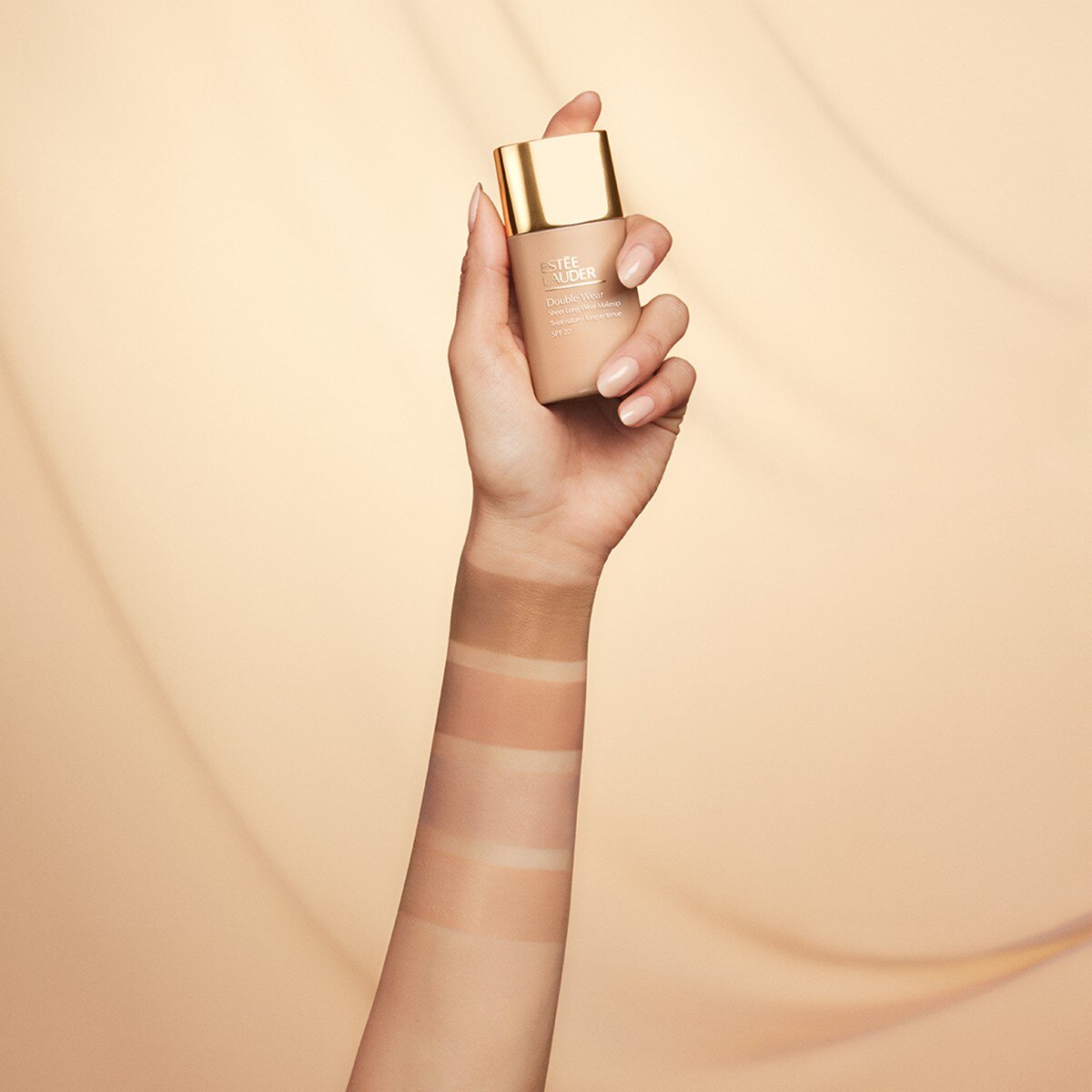 Base de Maquilhagem Double Wear Sheer Long-Wear Makeup SPF20 + - 30 ml 4N2 Spiced Sand-3