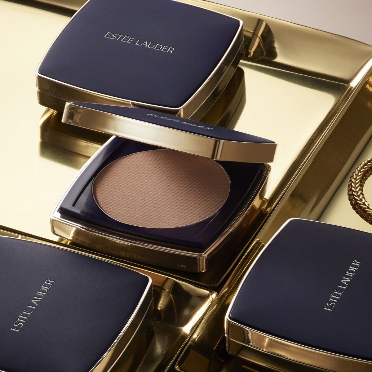 Base de Maquilhagem Double Wear Stay-in-Place Matte Powder SPF 10 - 12 g 2C3 Fresco-3