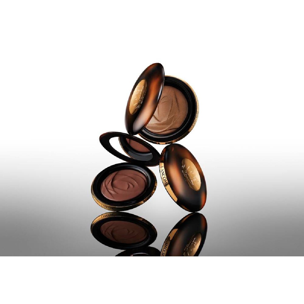 Teint Idole Ultra Wear C.E. Skin Transforming Highlighter Iluminador 4