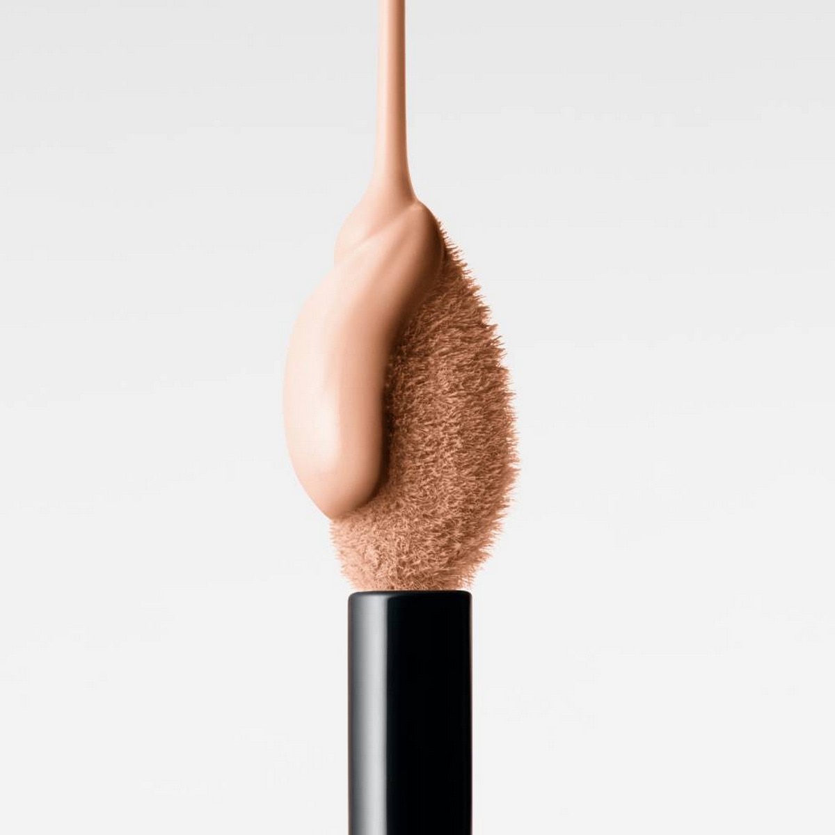 Corrector Iluminador Luminous Silk Concealer 4-5