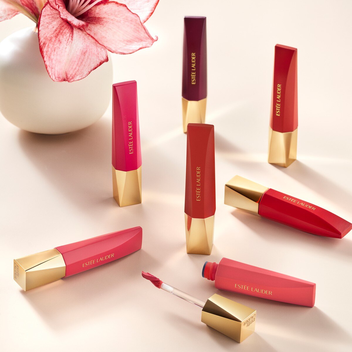 Batom Pure Color Whipped Matte Lip Color with Moringa Butter - 9 ml 935 Shock Me-4