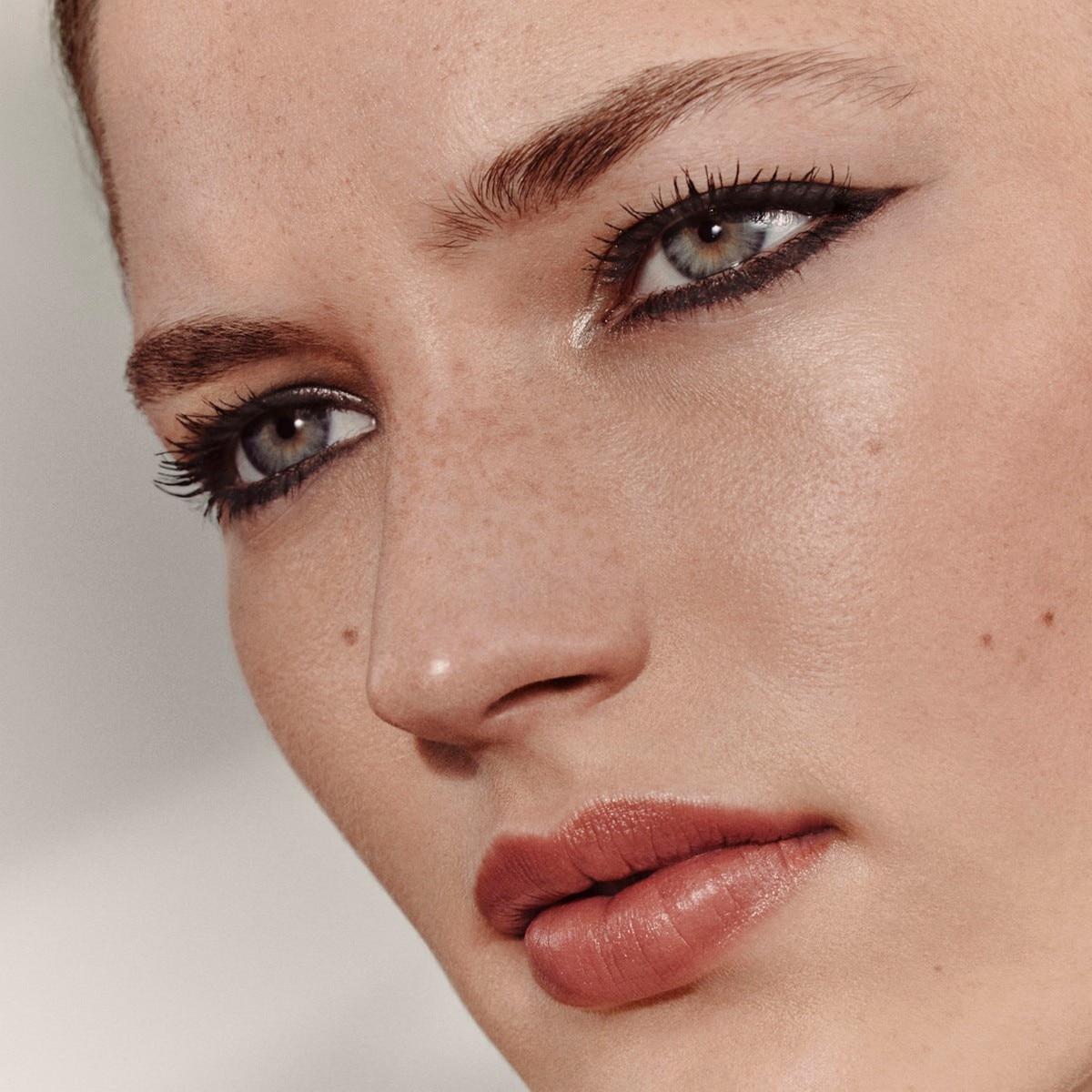 Recarga de Palete de Sombras Ombres d'Hermès - 3 g 5 Ombres Fumées-7