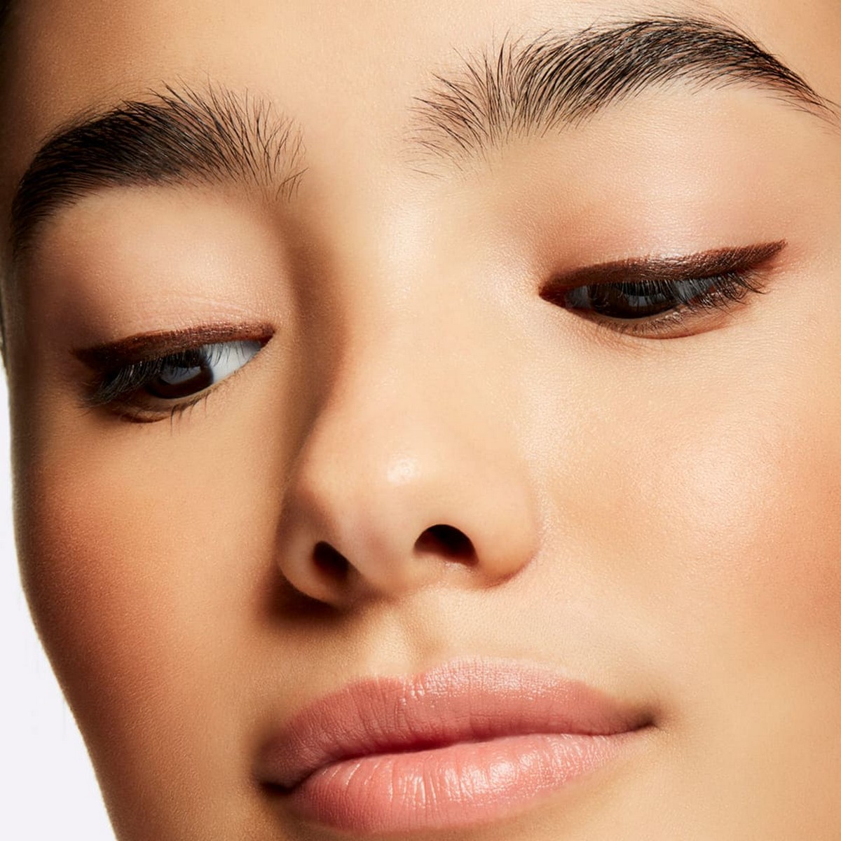 Delineador Brushstroke 24-hour Liner - 0,67 g BrushBrown-3