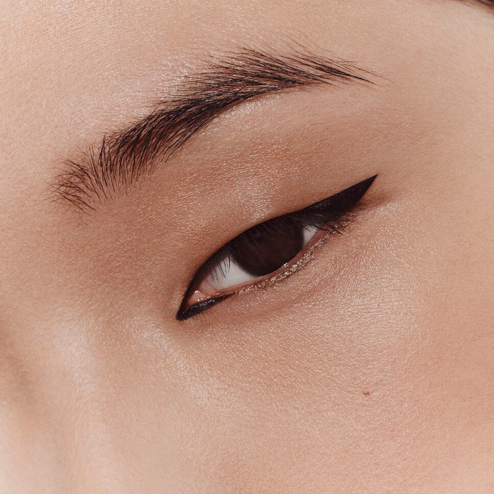 Eyeliner Para Desenho e Precisão Trait d'Hermès 01 Encre Noire-3