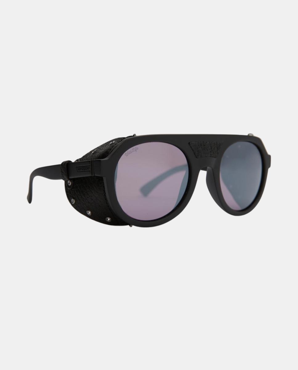 Óculos de sol com armação em preto baço com lentes polarizadas em cinza/rosa espelhadas. 2