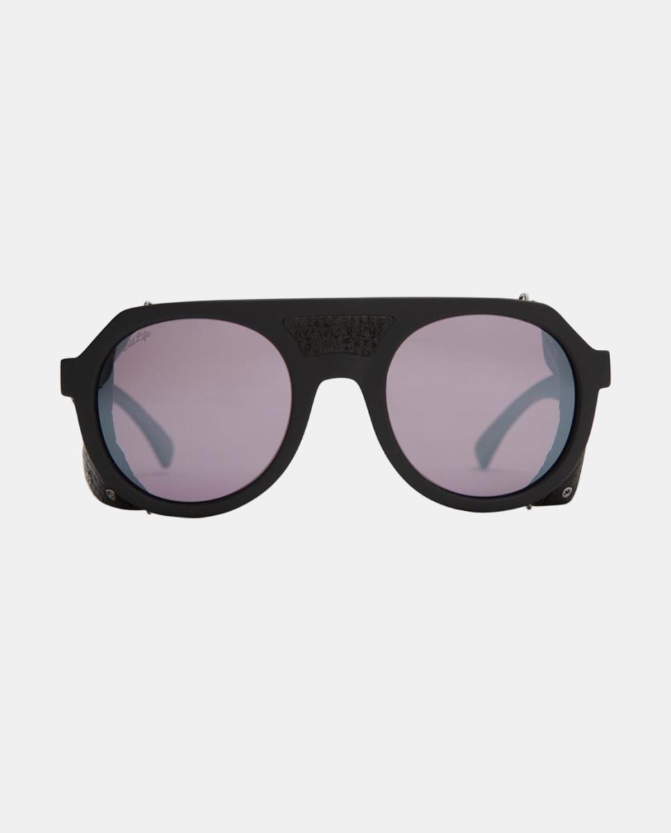 Óculos de sol com armação em preto baço com lentes polarizadas em cinza/rosa espelhadas. 3
