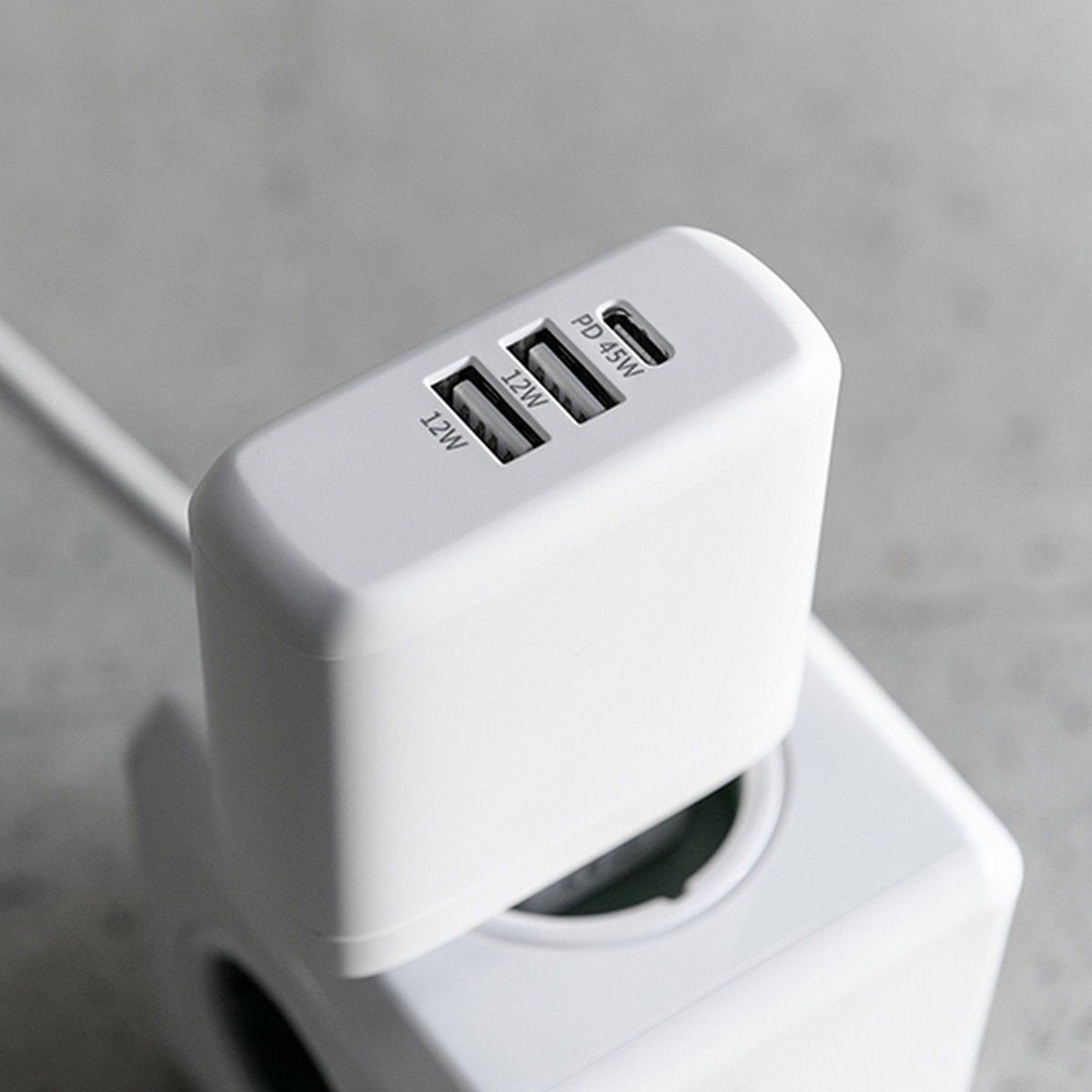 Carregador de Viagem USB-C , 2xUSB 45W Branco-2