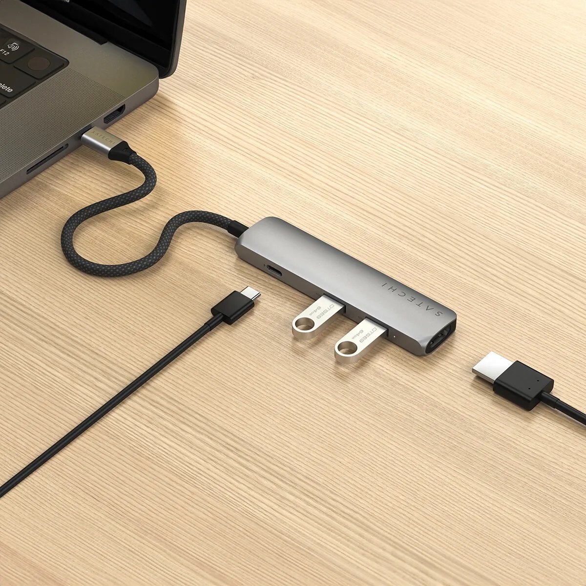 Hub Multiportas Satechi 4 em 1 USB-C Slim - Cinzento 2