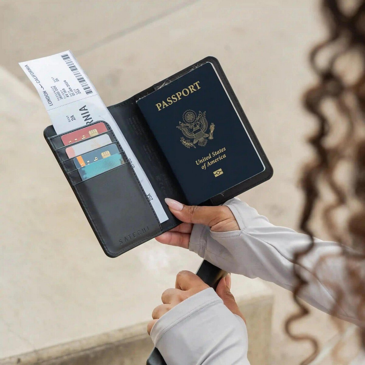 Carteira para Passaporte com Localizador Satechi FindAll Passport Cover 6