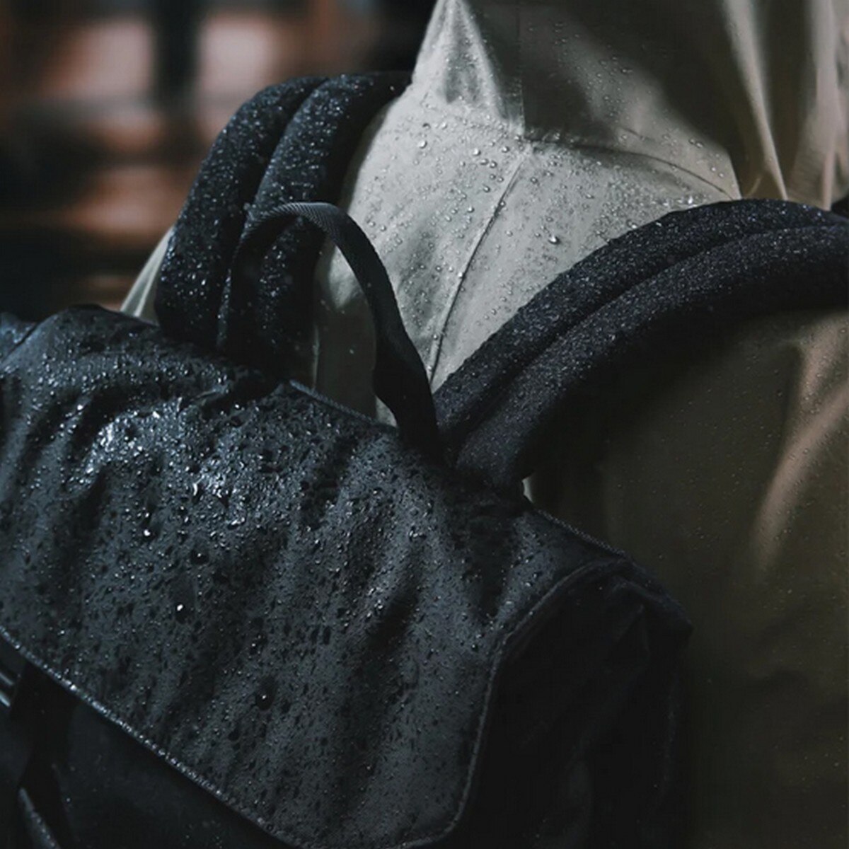 Mochila para Portátil 16" Tomtoc Slash - Preto 4