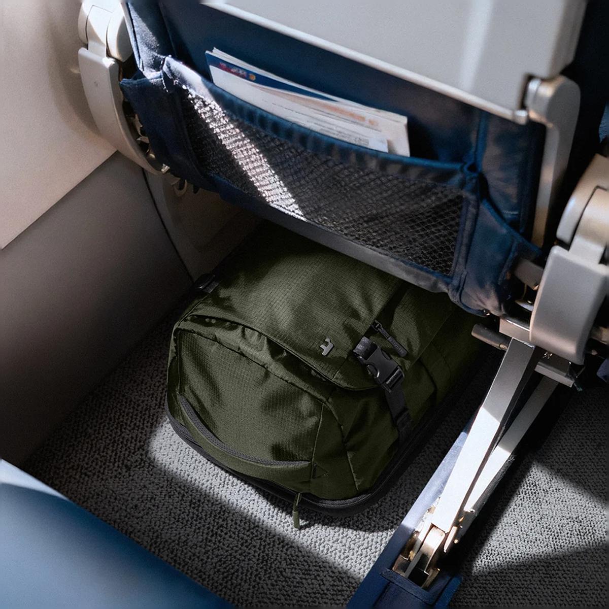 Mochila Tomtoc Navigator T66S1T1 para Portátil 17" 28 L - Verde Verde-6