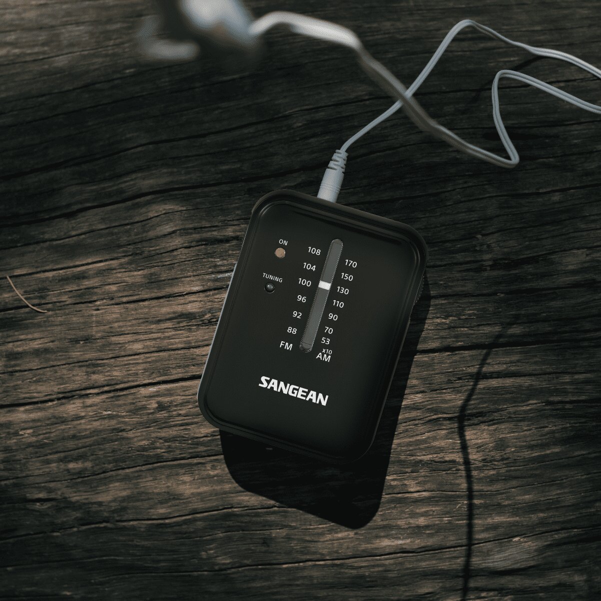 Rádio de Bolso Sangean SR-32 AM / FM com Auriculares - Preto Preto-7