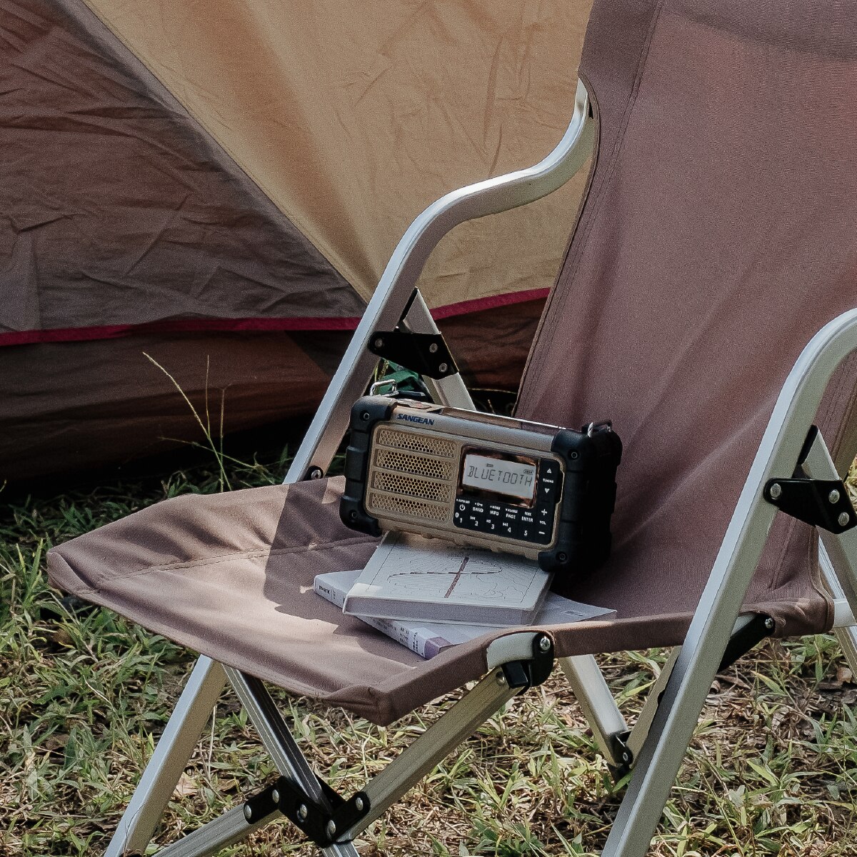 Rádio de Emergência Sangean MMR-99 Recarregável, com Sintonização Digital Múltipla, AM, FM, Bluetooth, Aux. - Laranja Deserto Laranja / Bege-6