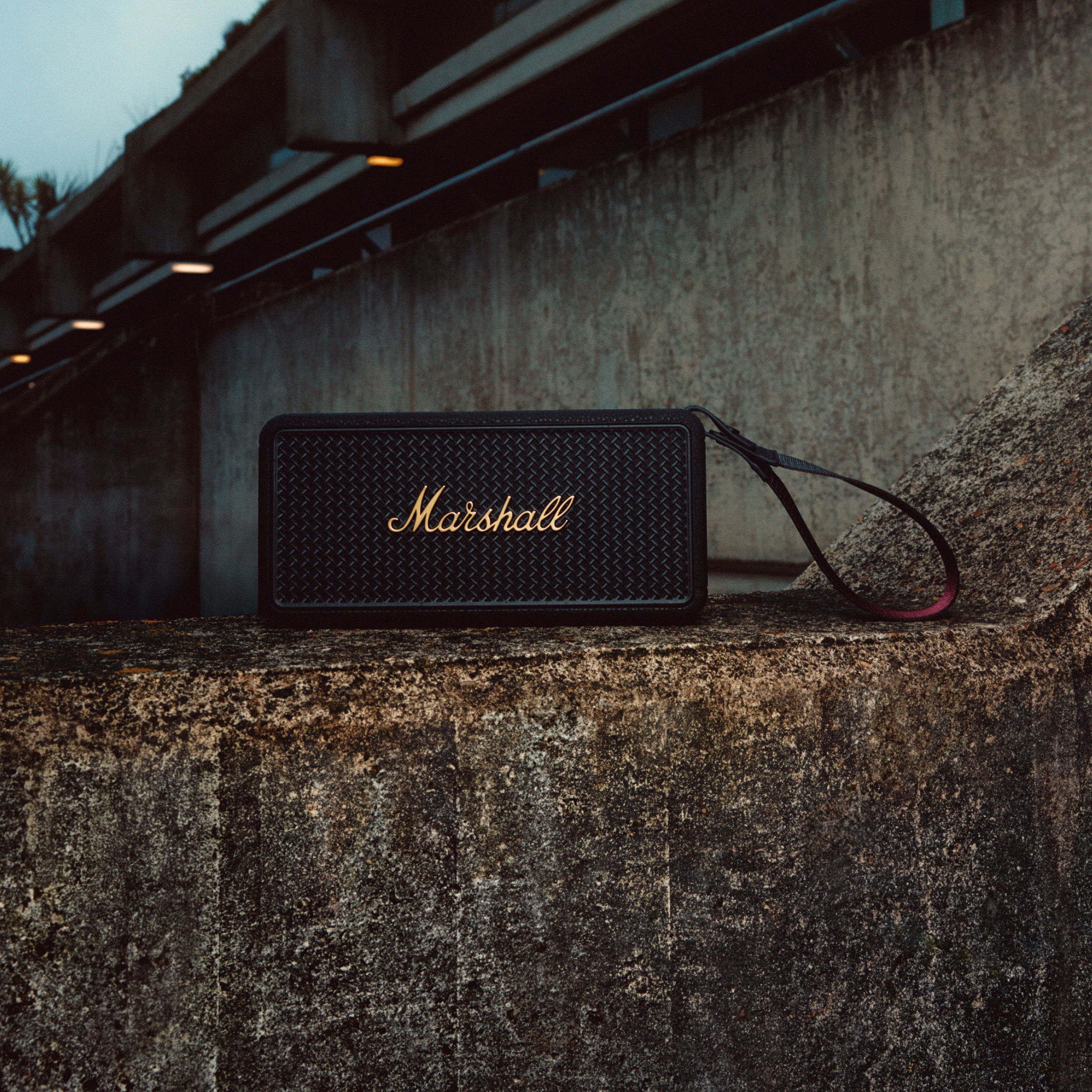 Coluna Portátil Marshall Bluetooth Middleton II Preto / Bronze-4