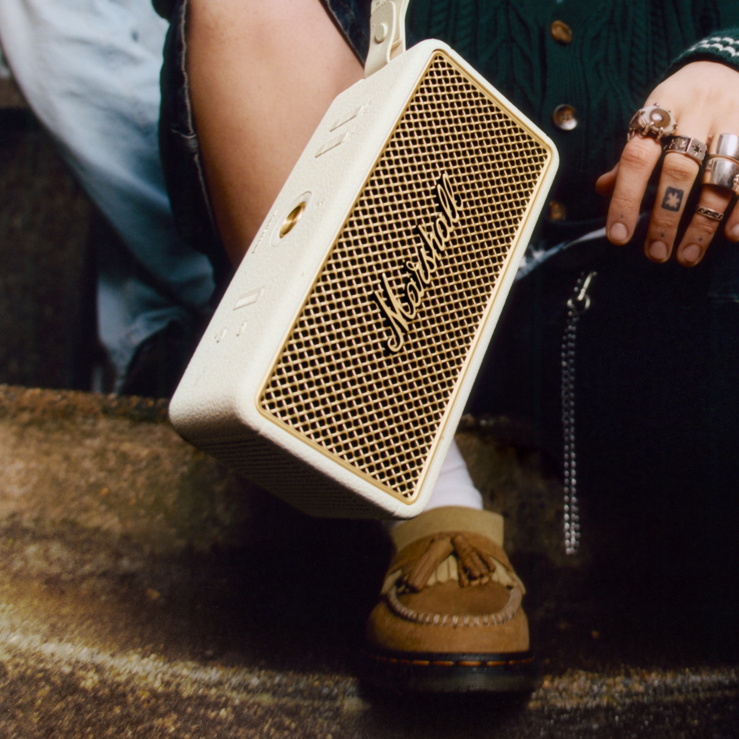 Coluna Portátil Marshall Bluetooth Middleton II Creme-5
