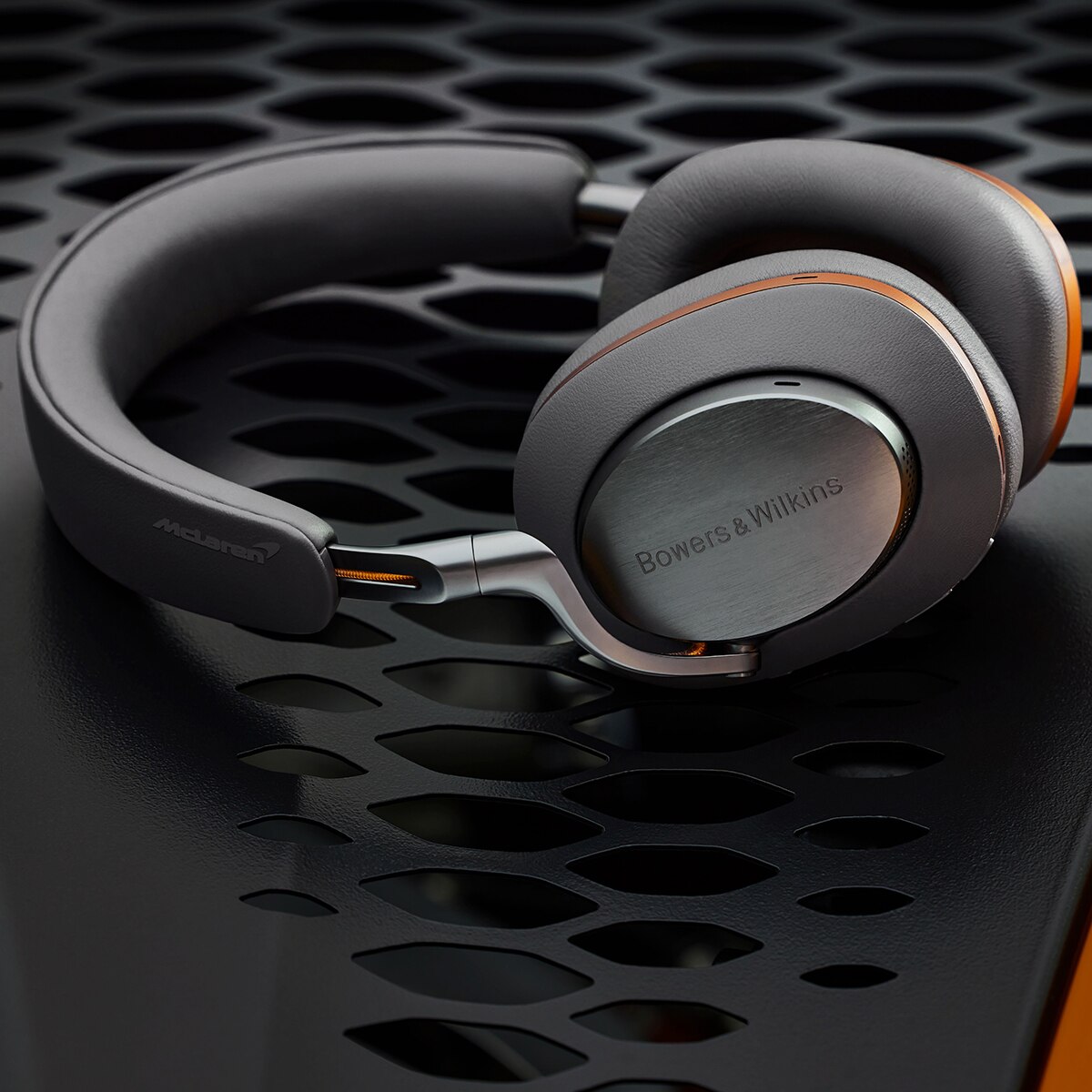 Auscultadores Bluetooth Bowers & Wilkins Px8 Mclaren Edition sem Fios com Cancelamento de Ruído Cinzento / Laranja-10