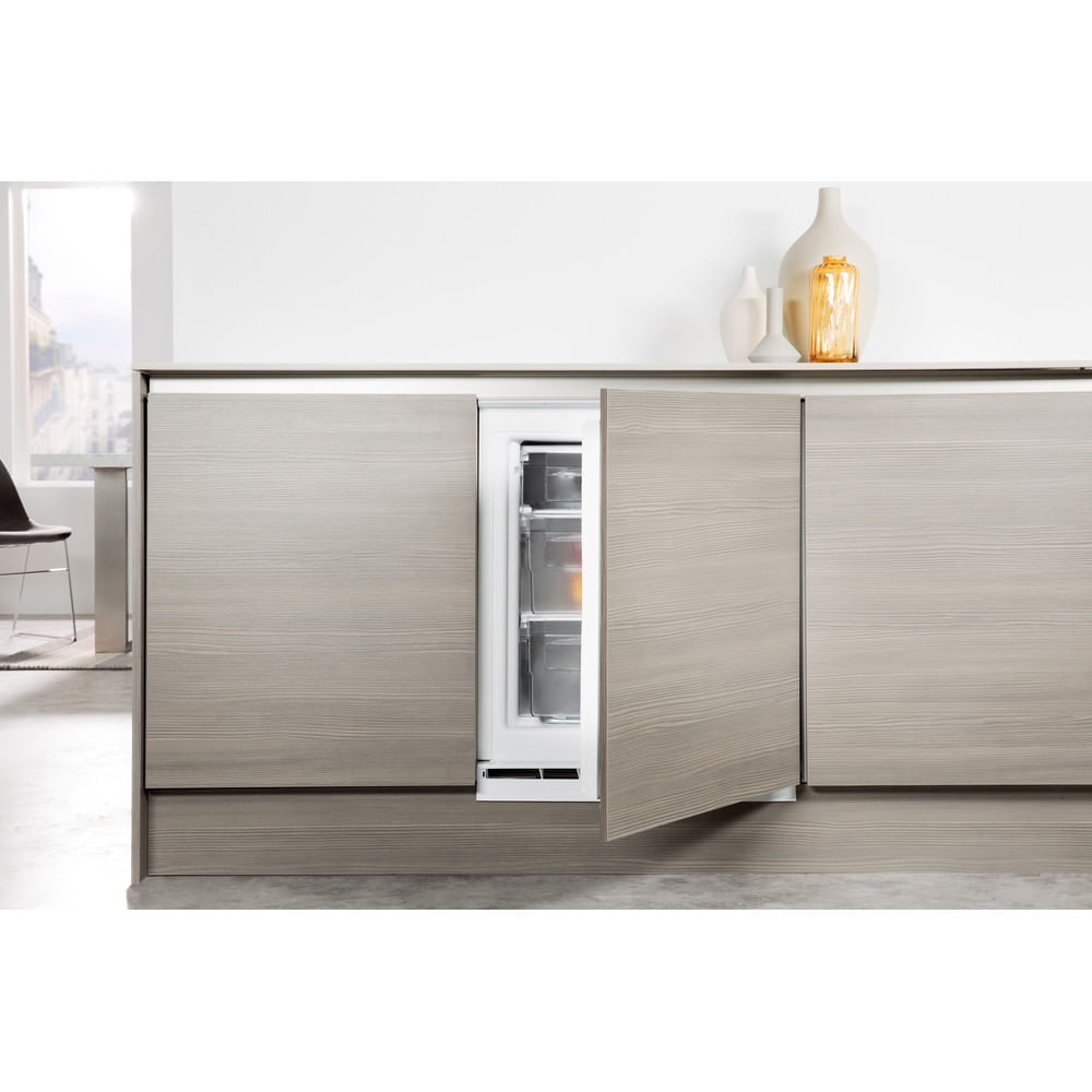 Recondicionado - Grade A - Arca Mini Congeladora Vertical Encastrável Whirlpool AFB 8281 com Controlo Mecânico e de 81,9 cm - Branco Branco-3