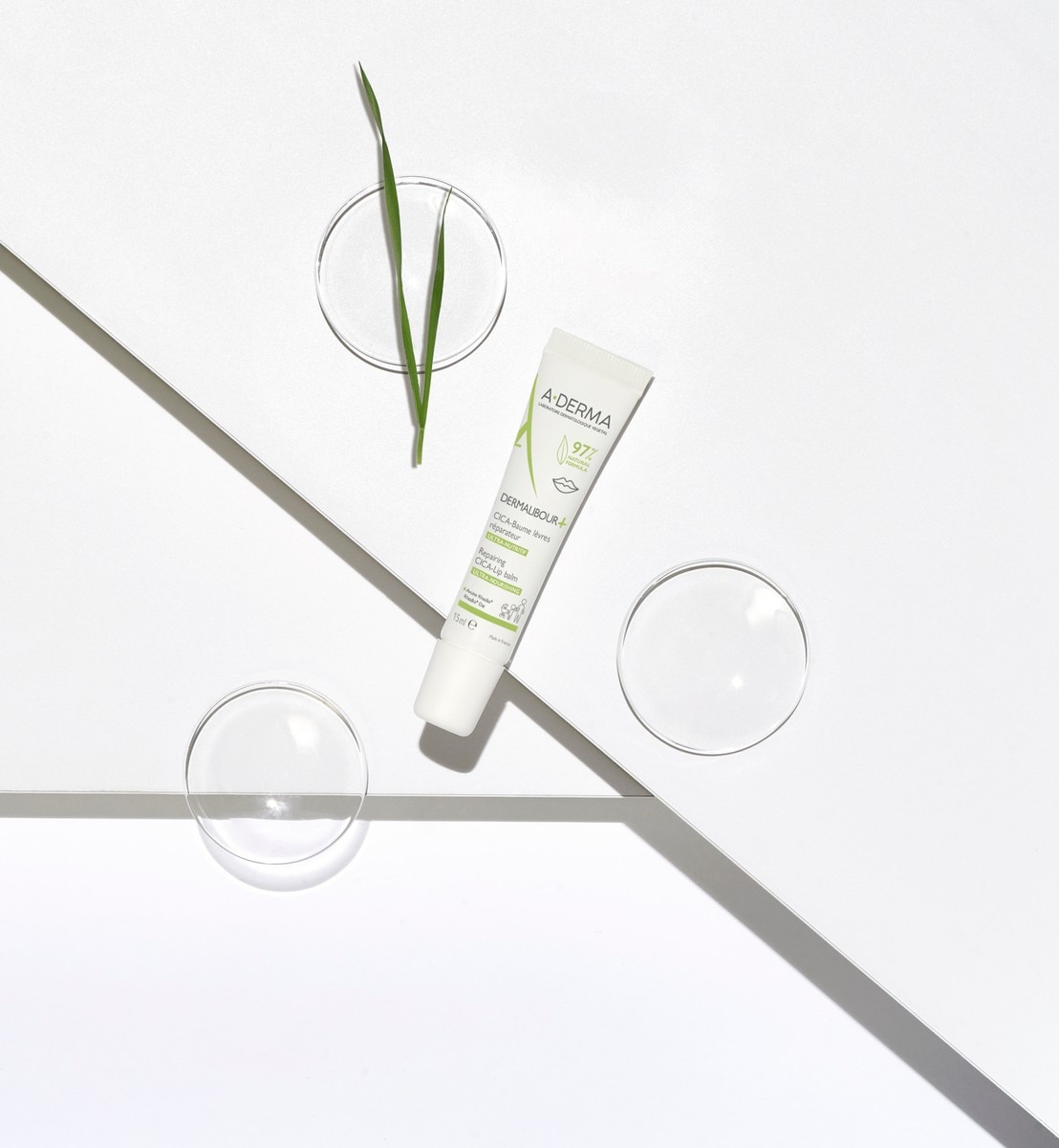 Bálsamo Labial Reparador Dermalibour+ CICA - 15 ml 5