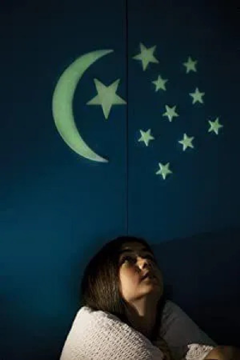 Conjunto de Lua e Estrelas que Brilham no Escuro Decoração 2