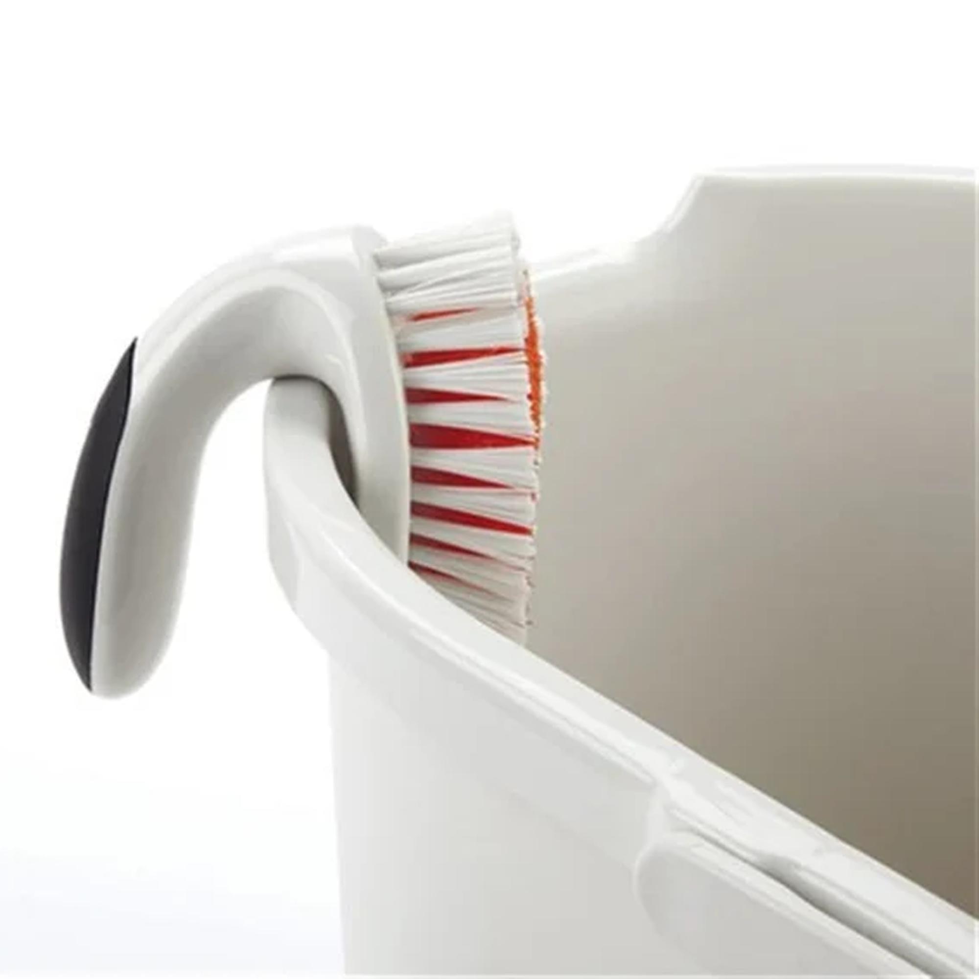 Escova Multiusos com Cabo 3