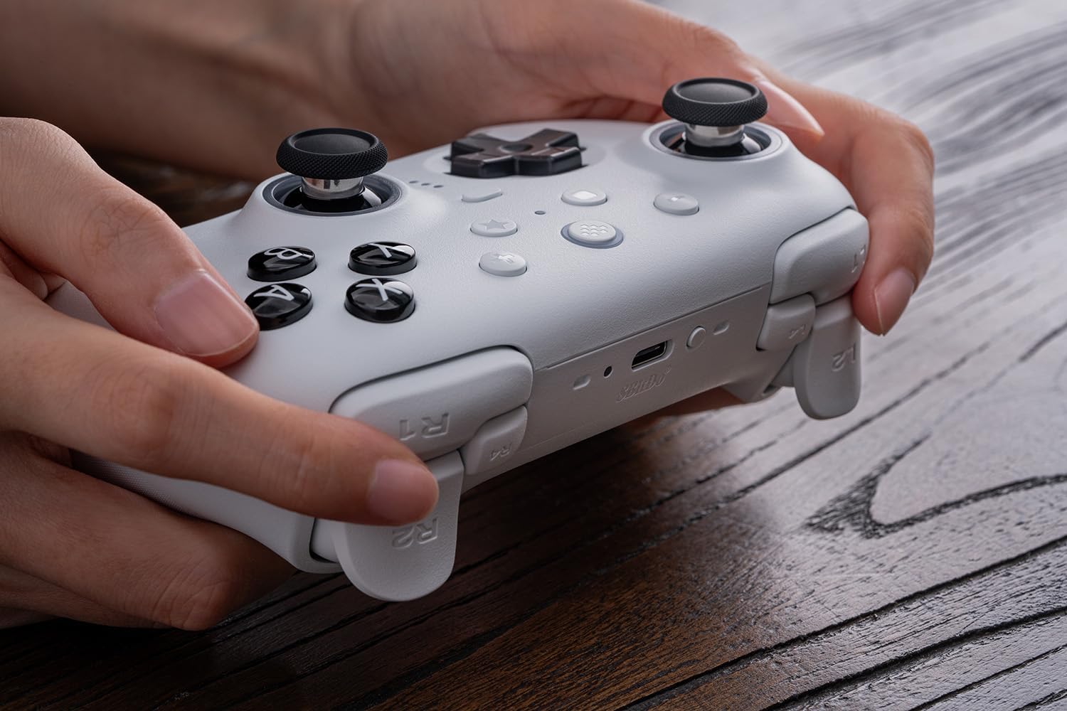 Comando S/ Fios 2.4G BT 8BITDO Ultimate 2 Branco NS / NS2 9