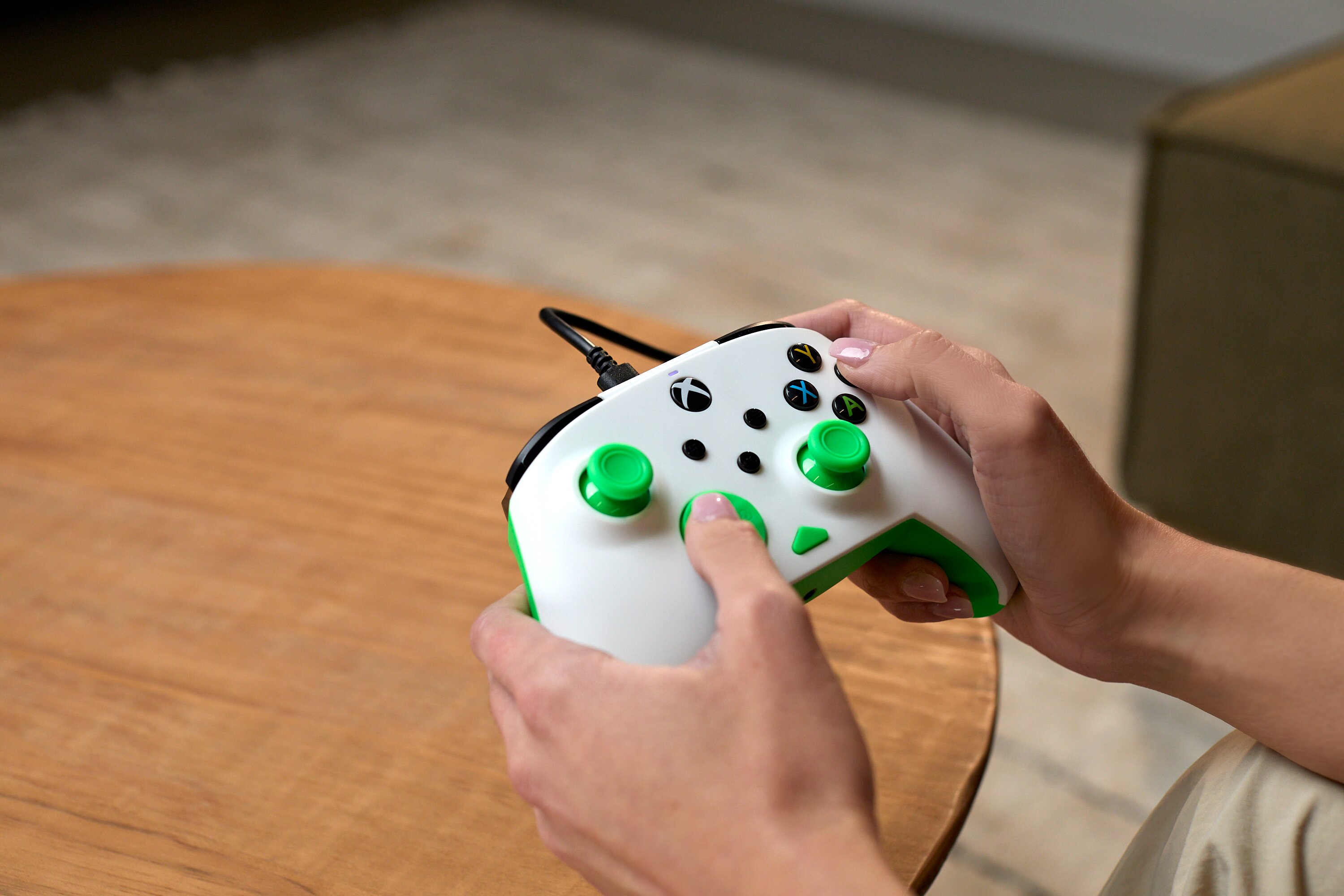 Comando com Cabo Rematch Core - Xbox Series X 8