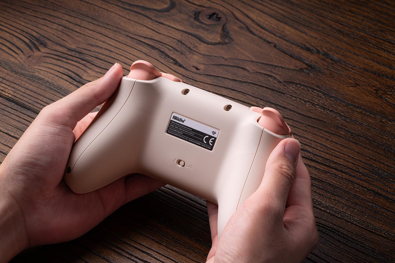 Comando S/ Fios 2.4G BT 8BITDO Ultimate 2C PAD Pêssego 4