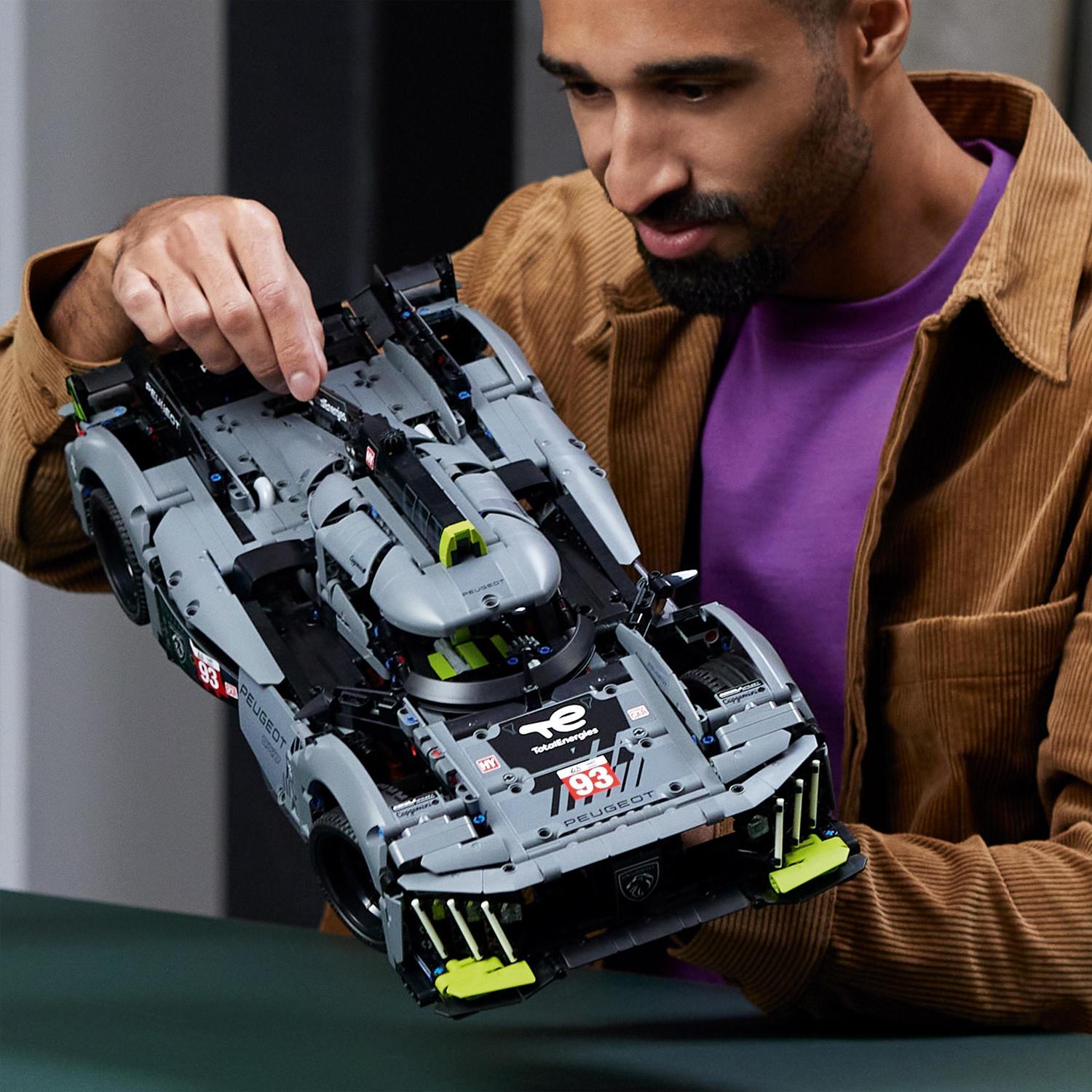 Peugeot 24H Le Mans Hybrid Hypercar Lego Technic 4