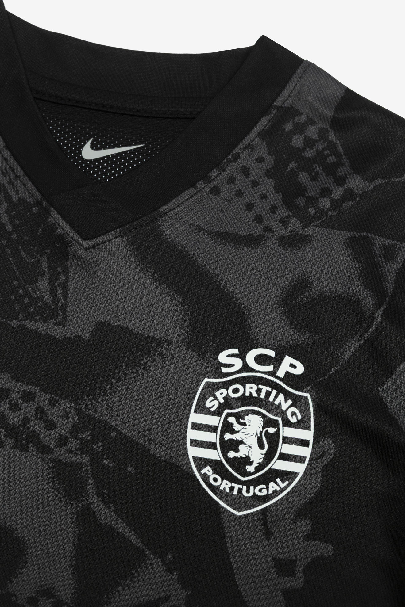 T-Shirt Preta de Aquecimento Criança Sporting C.P. 25/26 3