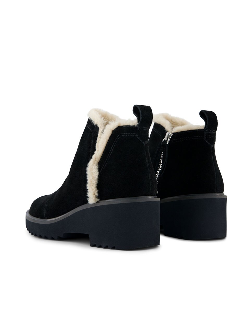 Botins Maude com Cunha de Camurça e Pelo Preto-3