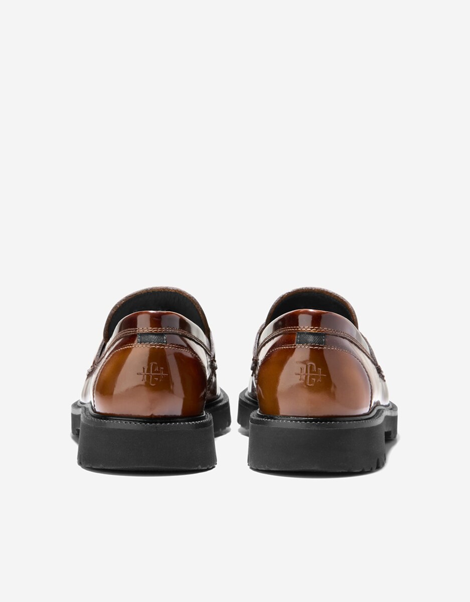 Mocassins em Pele com Fivela Decorativa Castanho-3