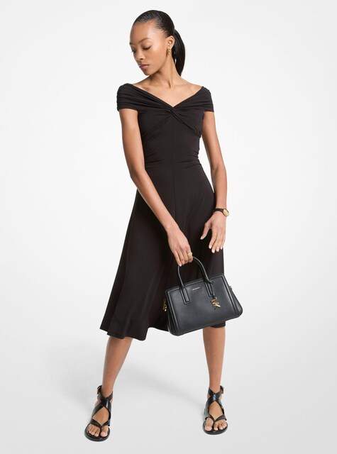 Imagem 0 de Vestido Midi Elástico com Saia Evasé