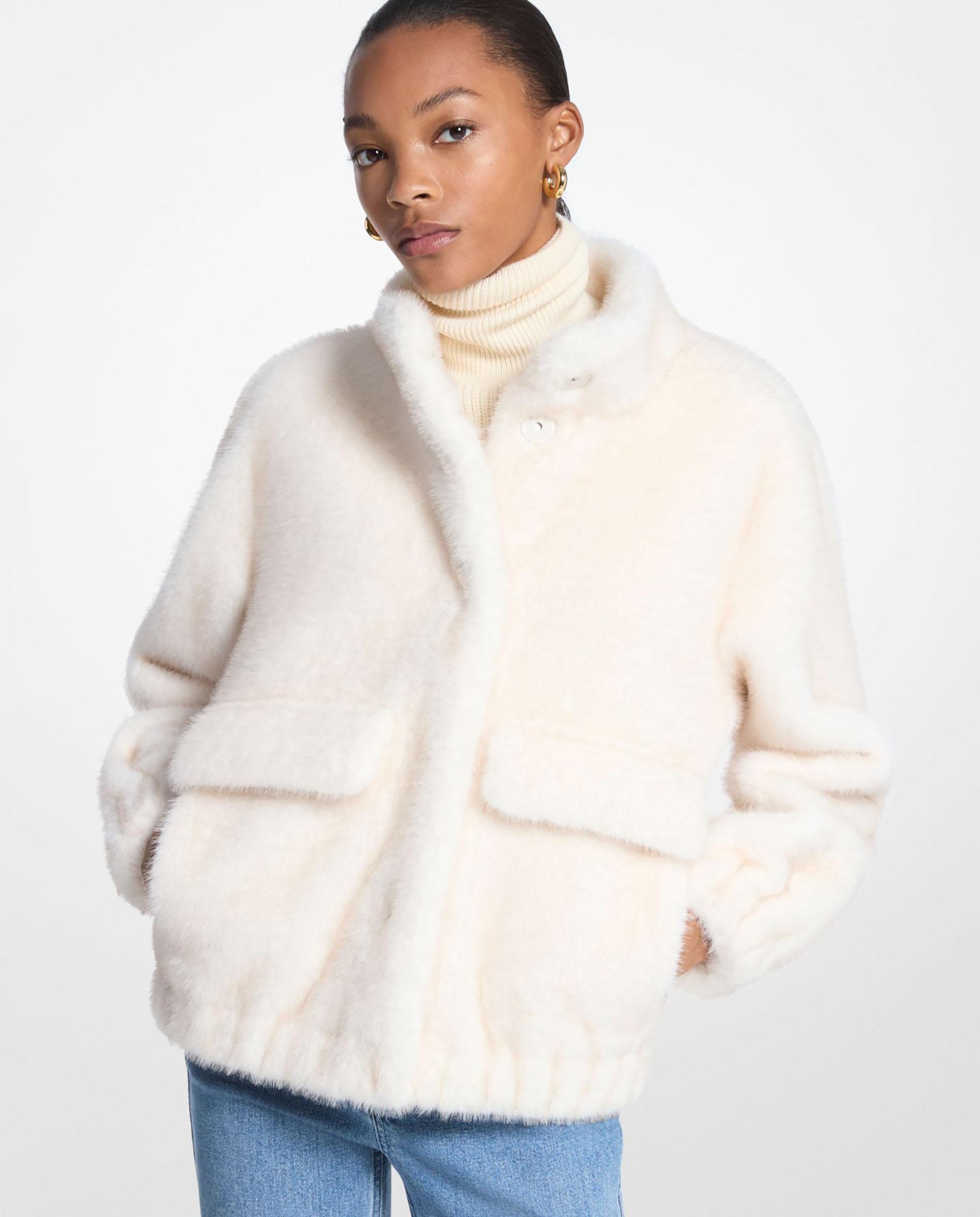 Imagem 0 de Sobretudo de Pelo Sintético Curto