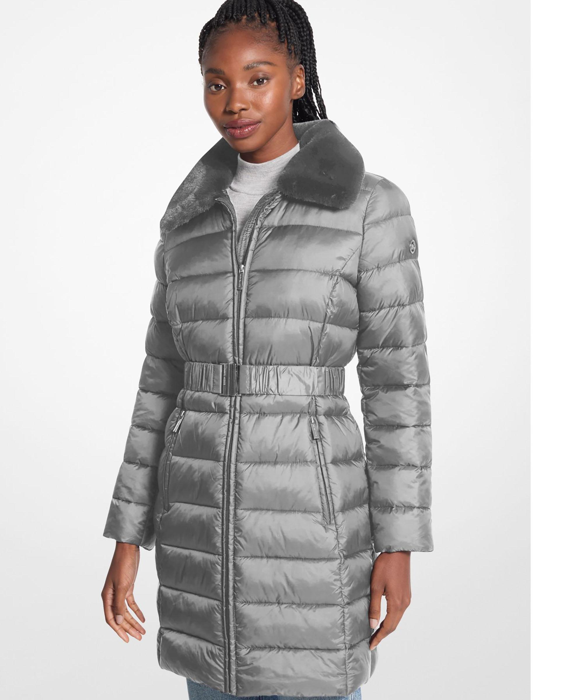 Imagem 0 de Blusão Acolchoado Comprido com Cinto e Gola de Pelo