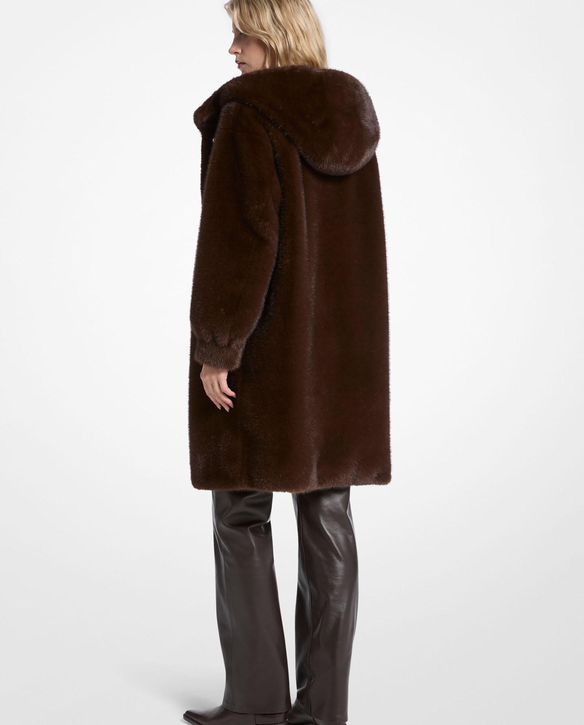 Sobretudo em Pelo Sintético com Fecho de Molas Castanho-2