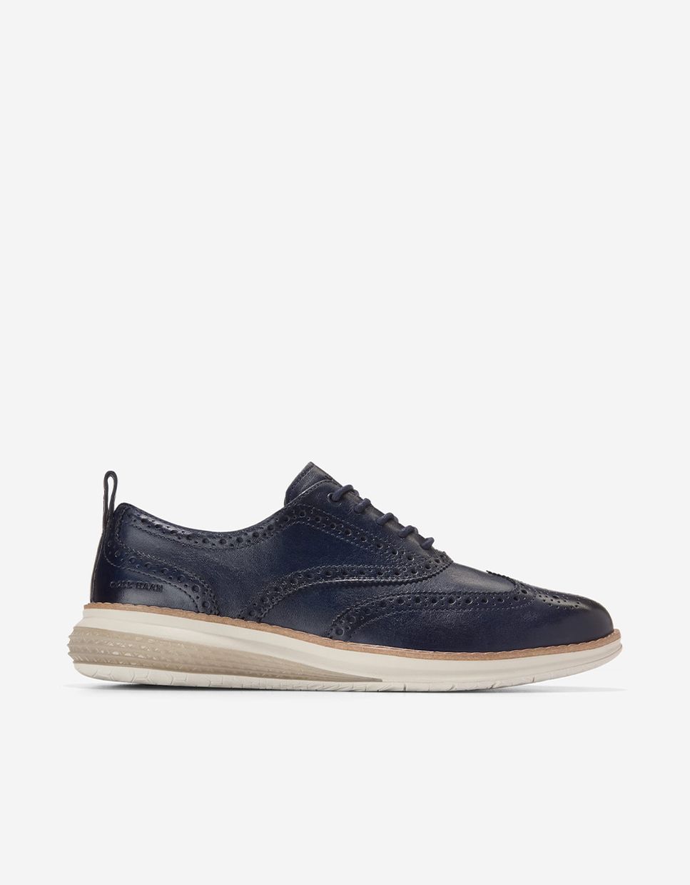 Imagem 0 de Sapato Oxford Confecionado em Pele com Detalhes Brogue Clássicos