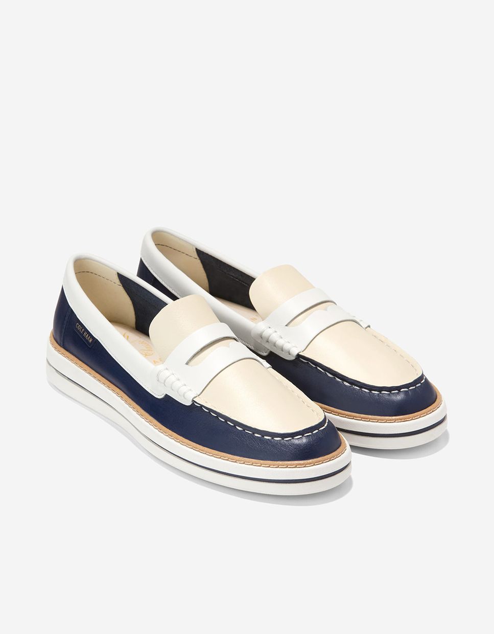 Mocassins Rasos Confecionados em Pele Azul-4