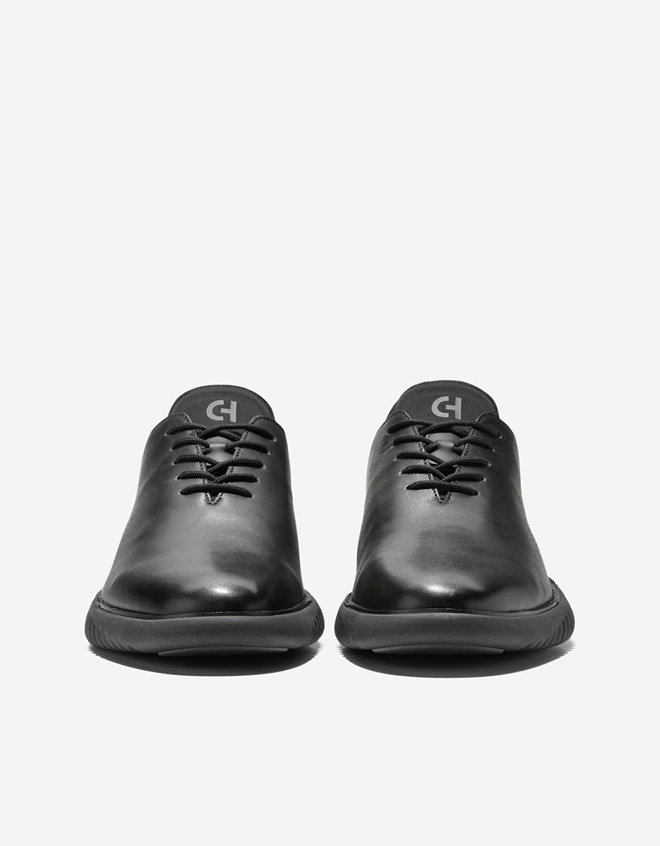 Sapatos de Atacadores Confecionados em Pele Perfurada Preto-2