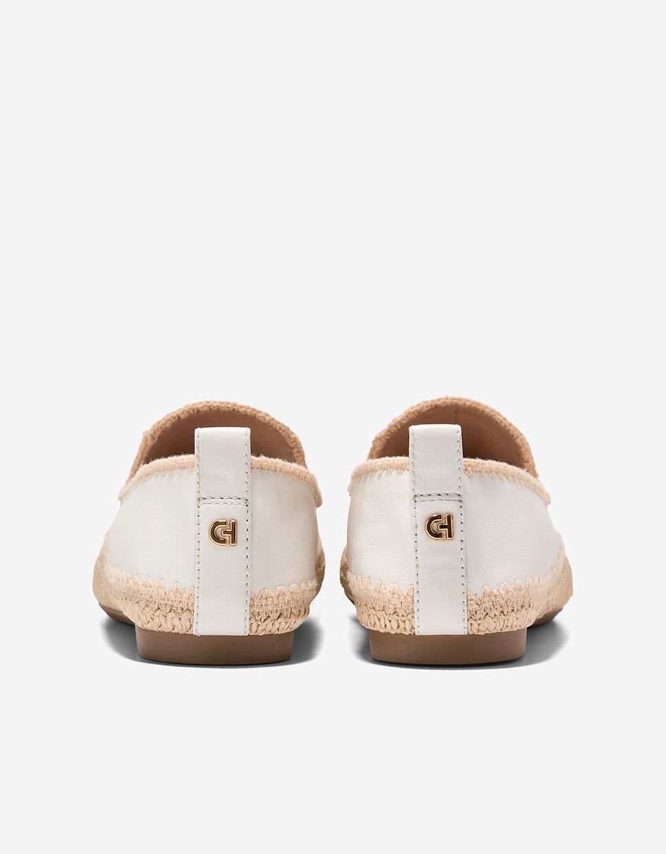 Mocassins Rasos Confecionados em Pele Branco-3