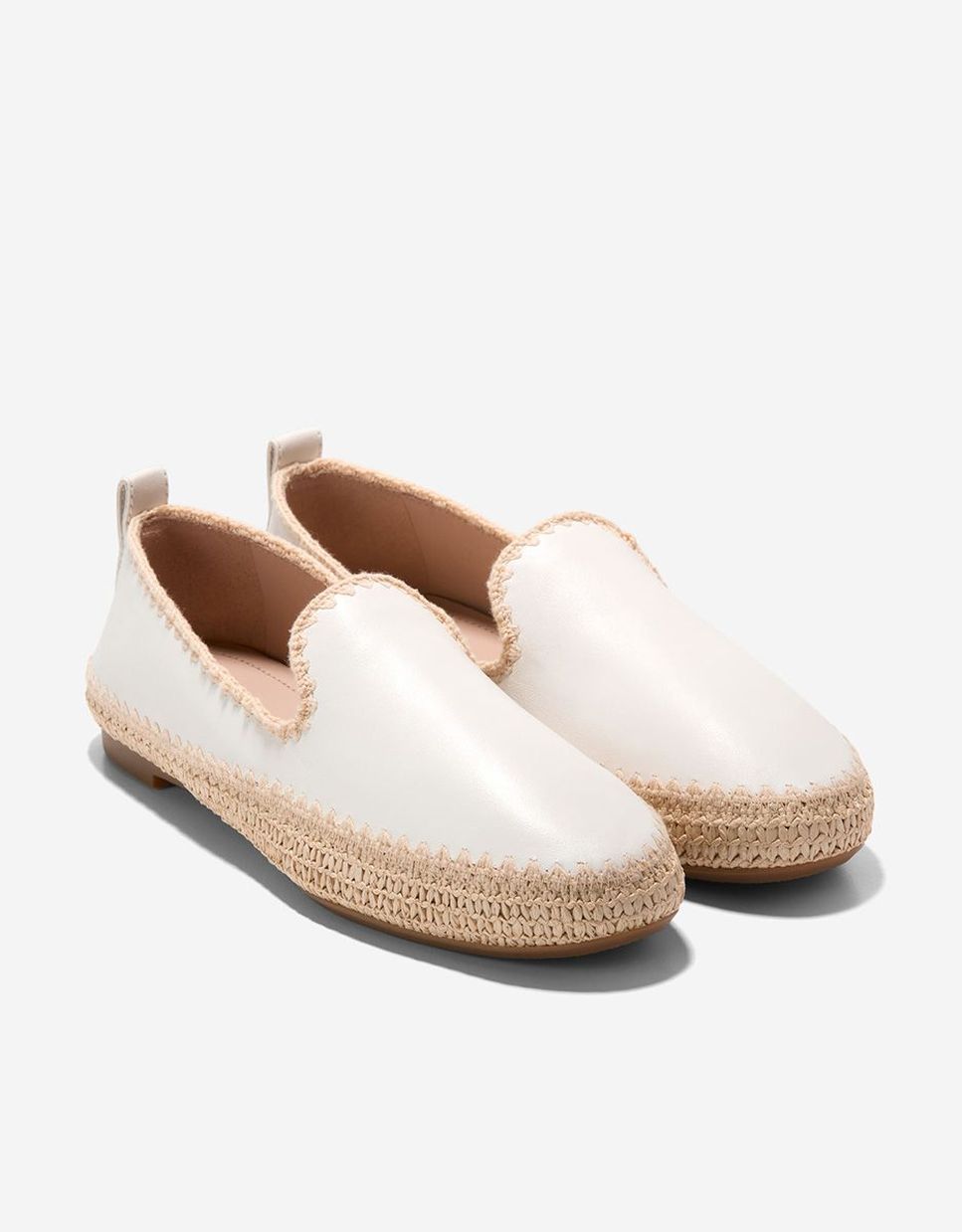 Mocassins Rasos Confecionados em Pele Branco-4