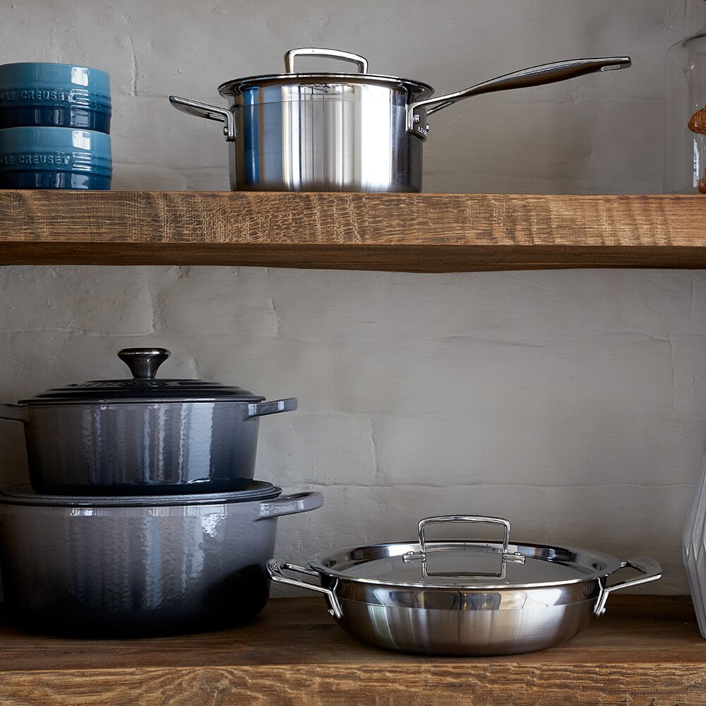 Caçarola baixa com tampa de aço inoxidável signature Le Creuset Cinzento-3