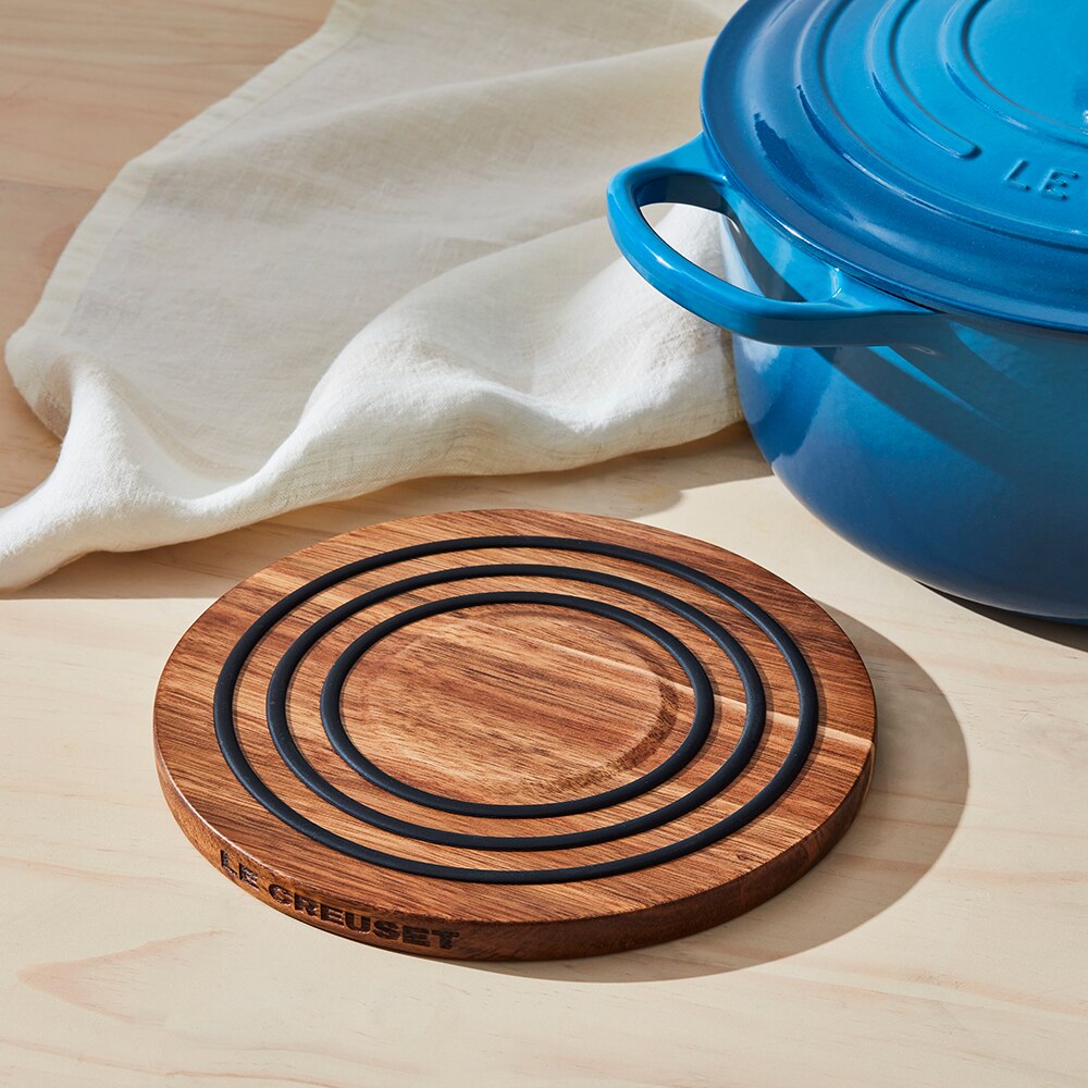 Base magnetico de madeira acácia Le Creuset Castanho-2