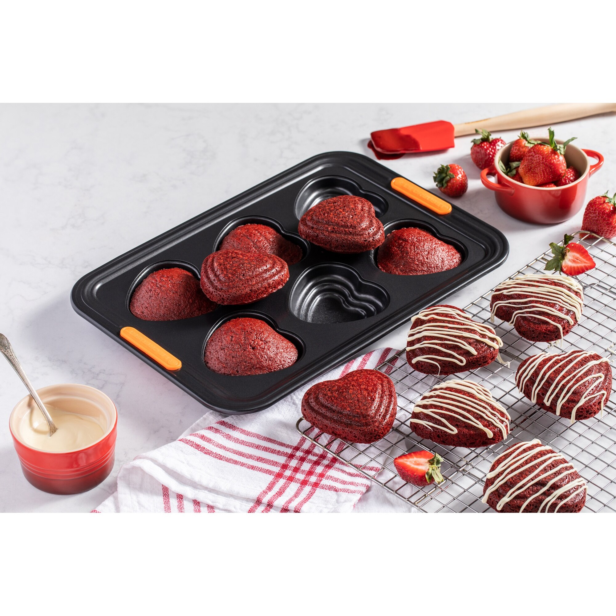 Molde de 6 corações Le Creuset Preto-4