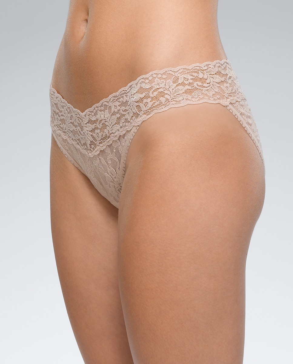 Imagem 0 de Cueca Clássica de Renda de Cintura Baixa em Forma de V