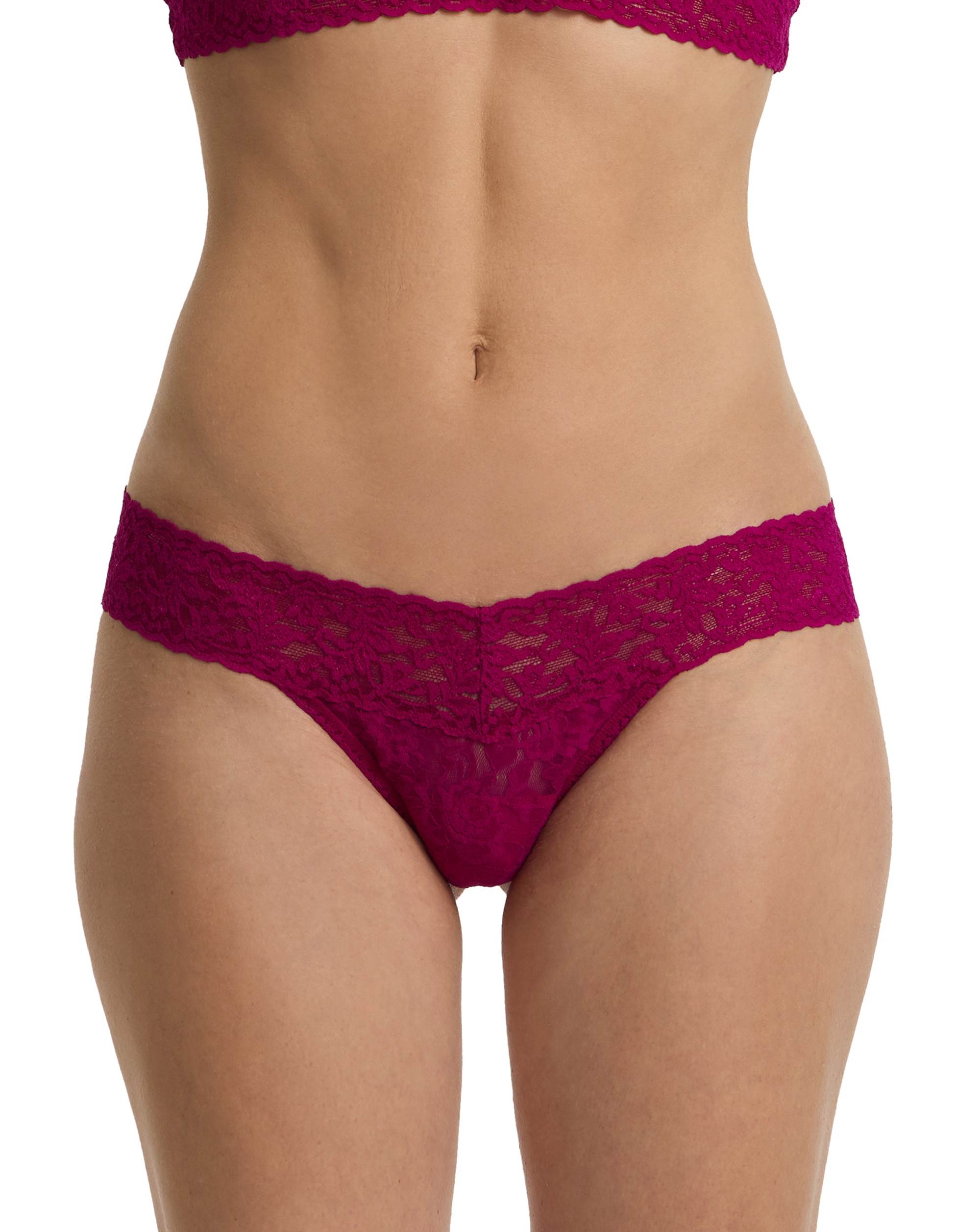 Imagem 0 de Tanga de Renda de Cintura Baixa em Forma V