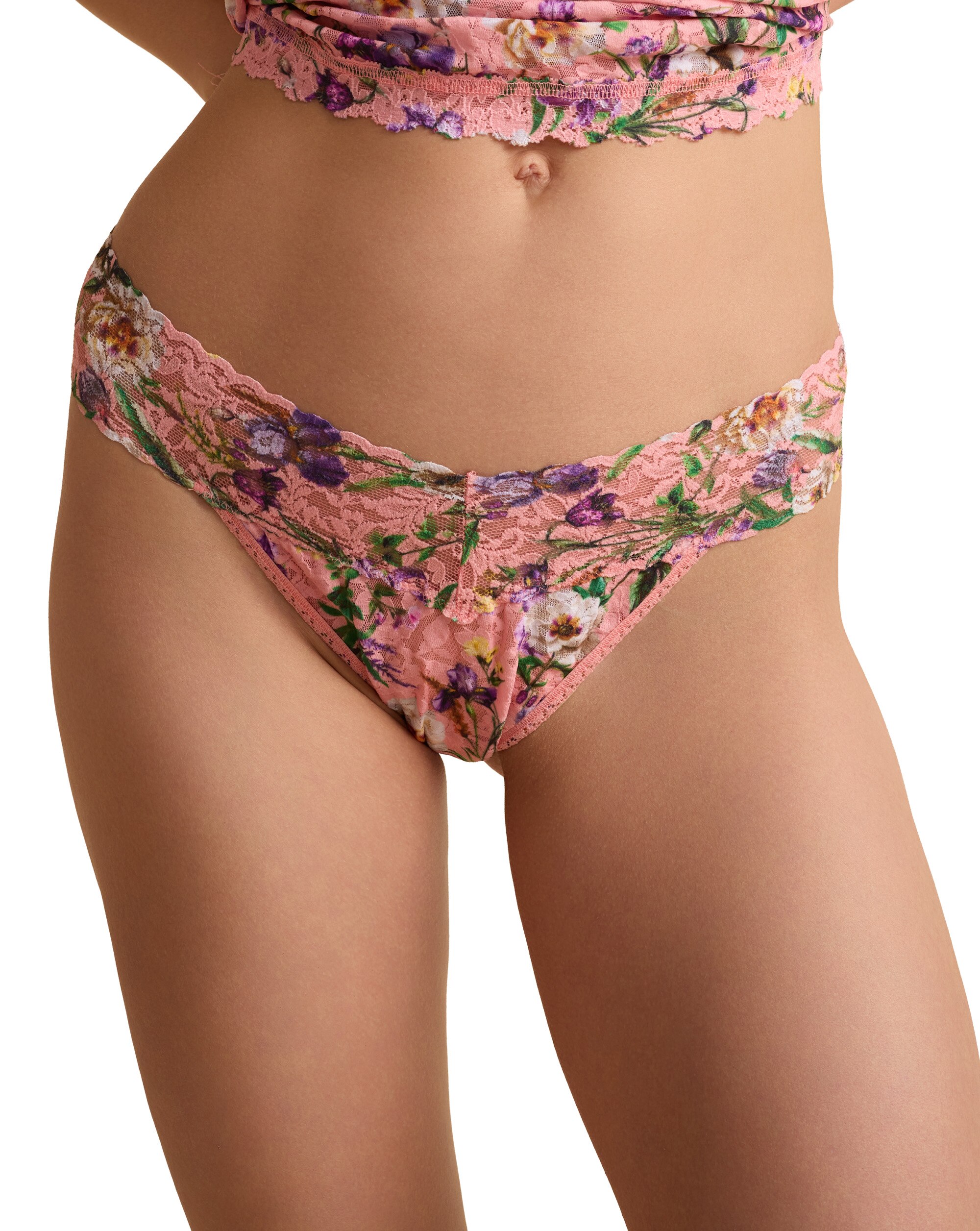 Imagem 0 de Tanga de Renda Estampada de Cintura Alta em Forma de V