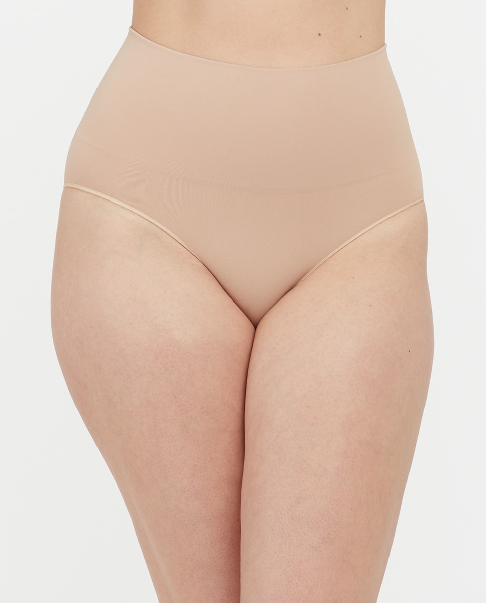 Imagem 0 de Cueca Moldeadora em Nylon Reciclado de Cintura Subida Extraordinary Spanxshape™