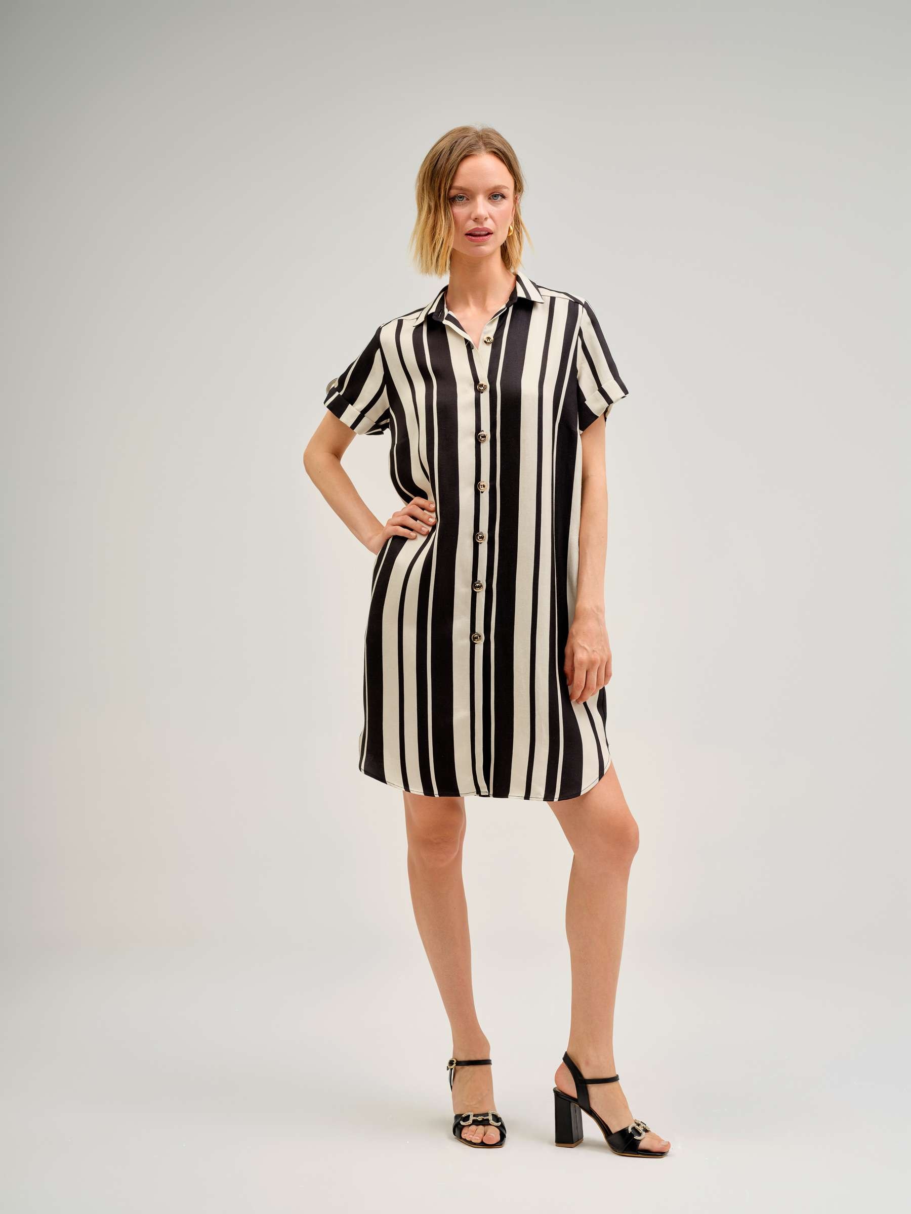 Imagem 0 de Vestido Camiseiro às Riscas com Cinto