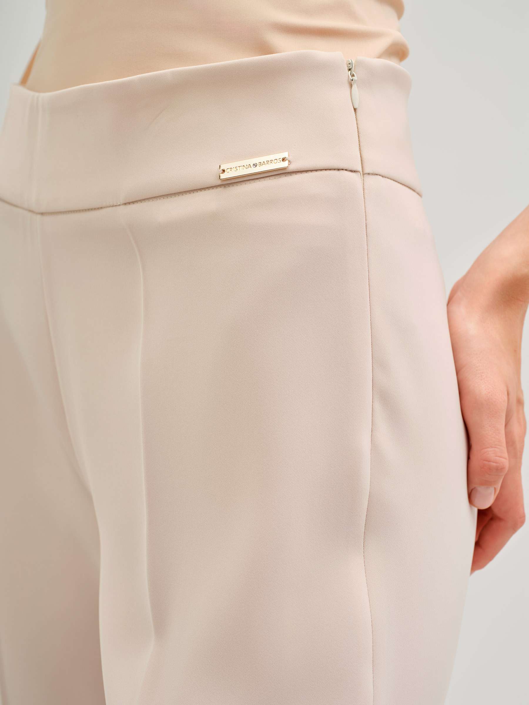 Calça à Boca de Sino Creme-3