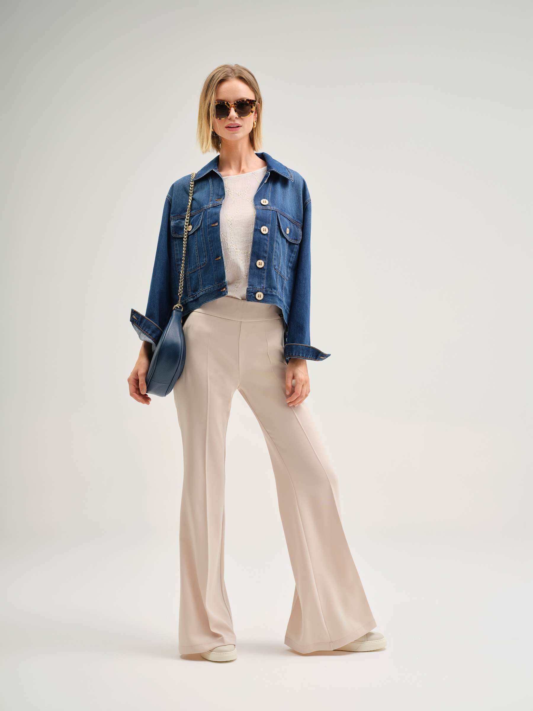 Calça à Boca de Sino Creme-4
